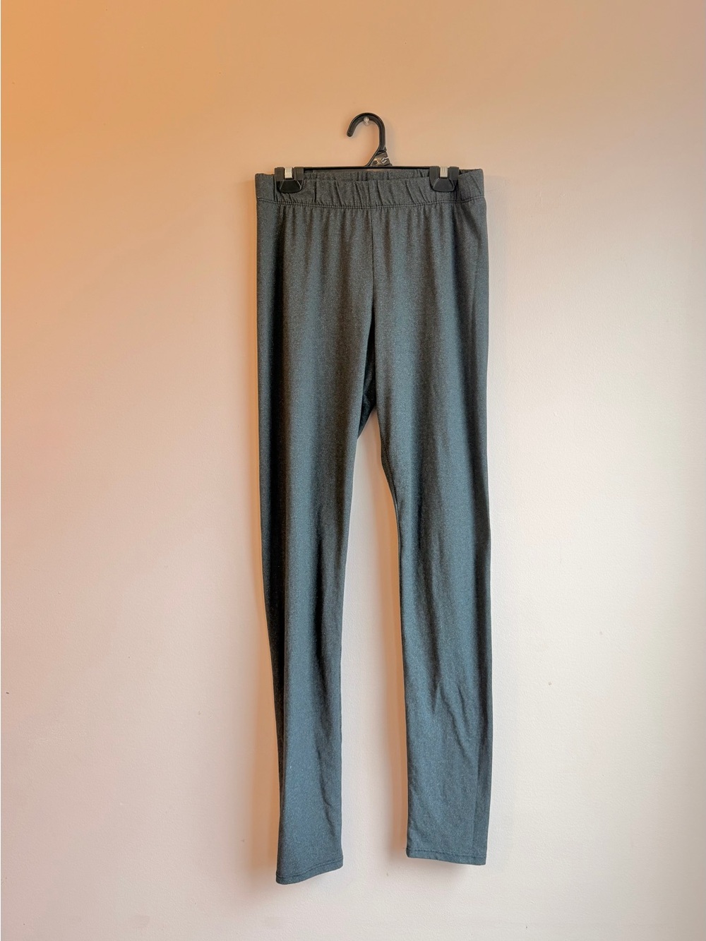 Aeropostale Women’s Charcoal Gray Stretch Leggings